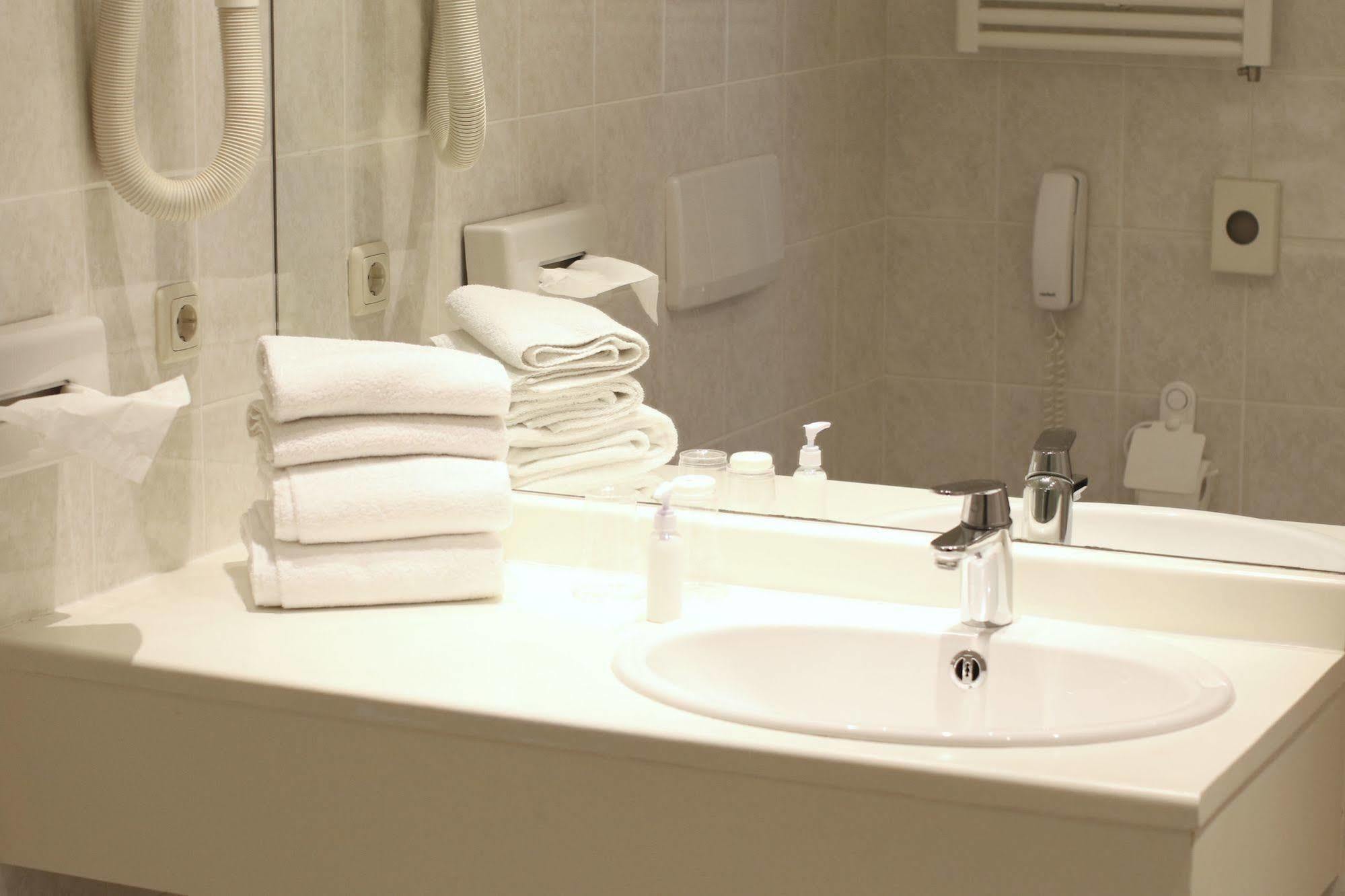 Hotel Js Epen