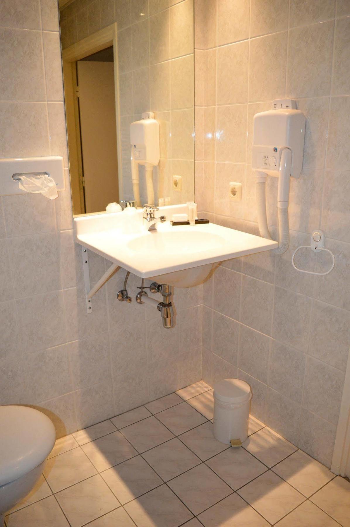 Js Hotel Epen