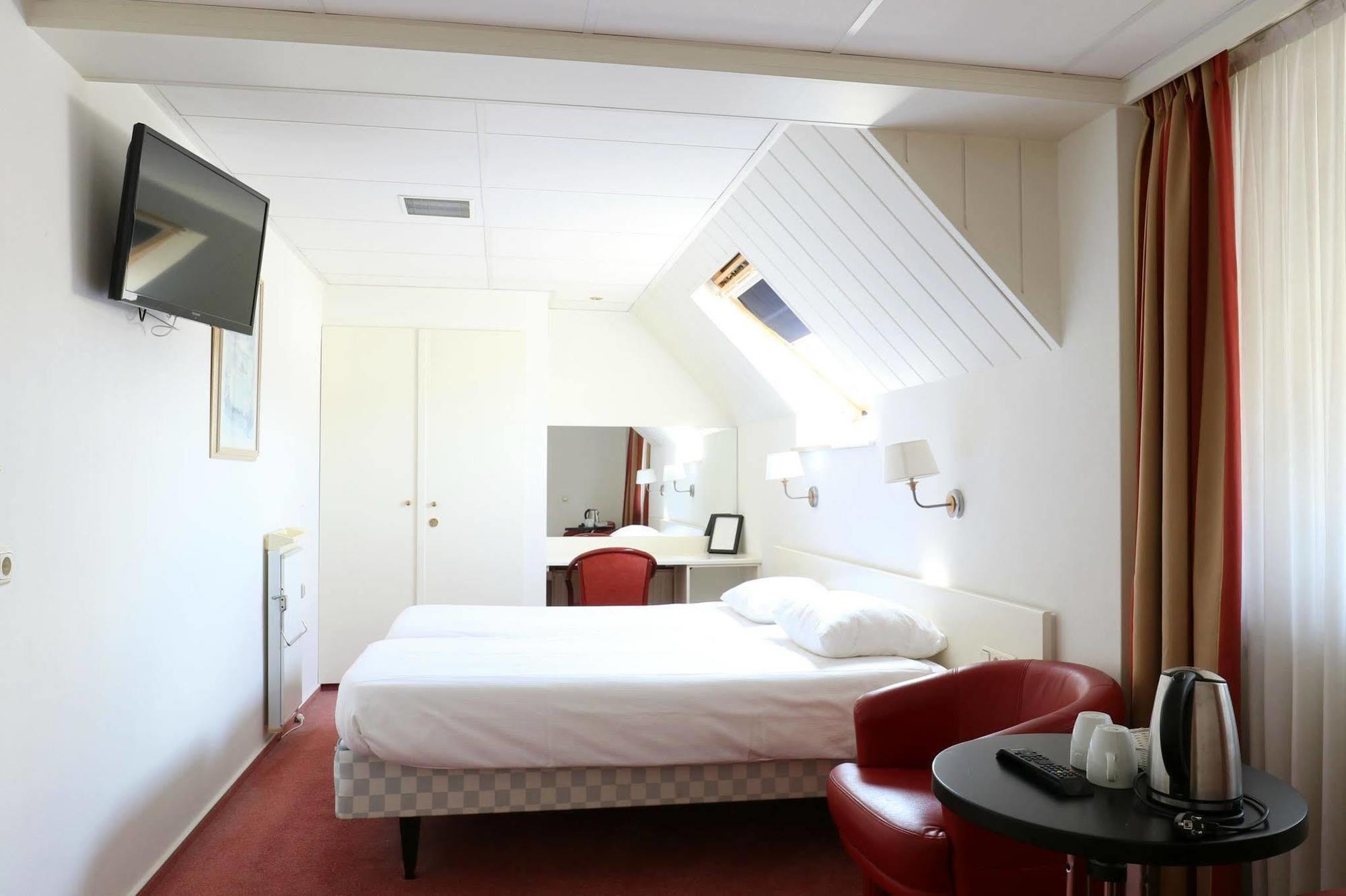 Hotel Js 4*