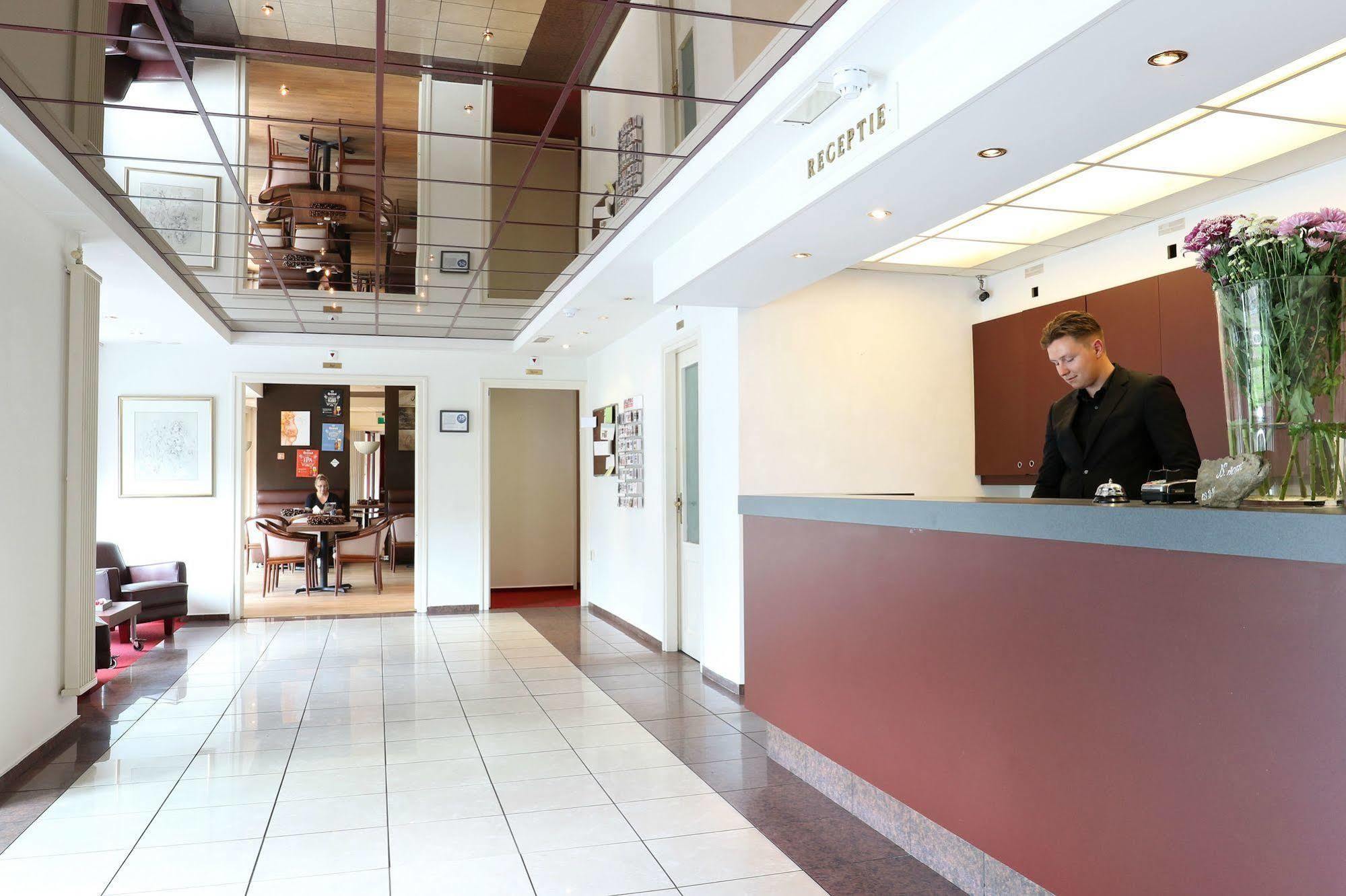 Hotel Js