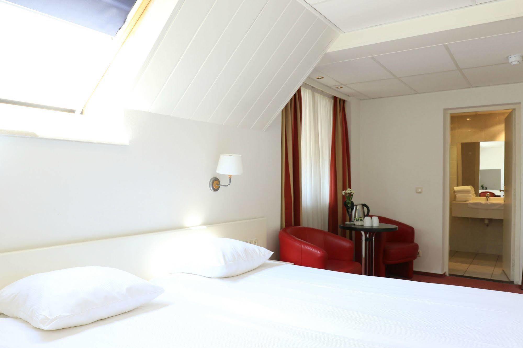 Hotel Js Epen